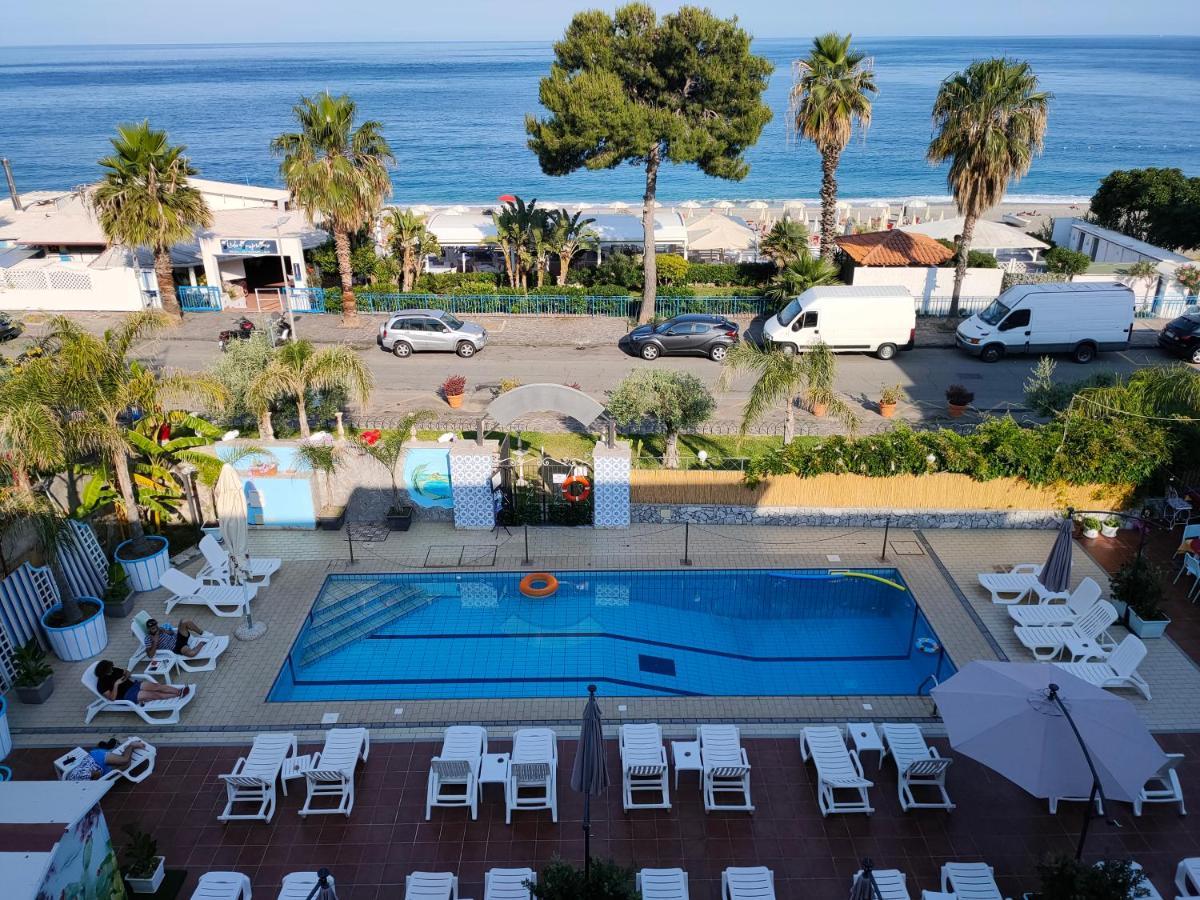 Apartamento Taormina By The Sea Mazzeo Exterior foto