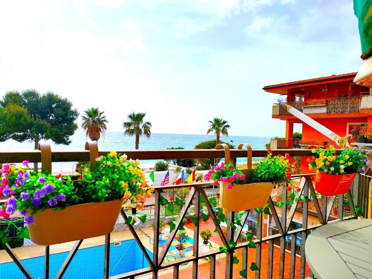 Apartamento Taormina By The Sea Mazzeo Exterior foto
