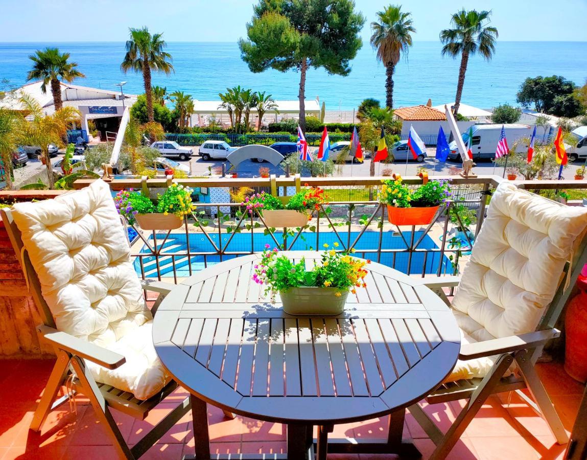 Apartamento Taormina By The Sea Mazzeo Exterior foto