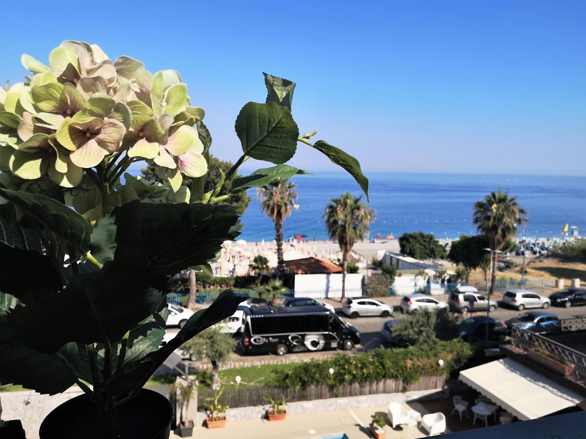 Apartamento Taormina By The Sea Mazzeo Exterior foto